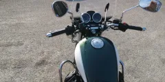 Shows tank without tank bag