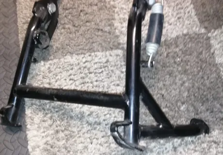 V9 Bobber Main stand