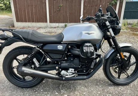 Moto Guzzi V7 850  Stone (2022)
