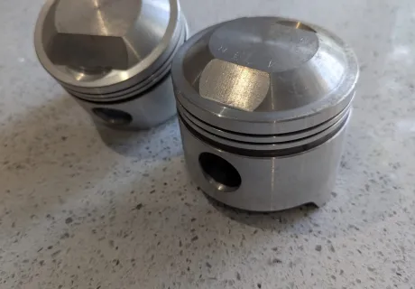 Lemans 1 or 2 Pistons New 83mm Mondial
