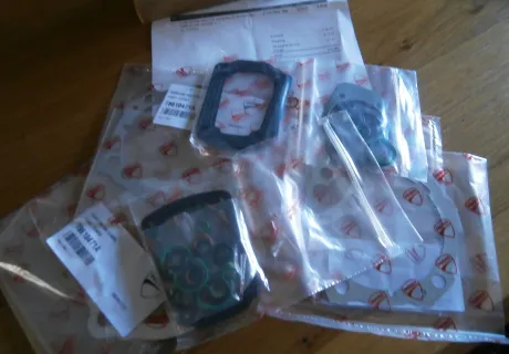 DUCATI ST2 1999 GASKETS AND  BELTS, B...