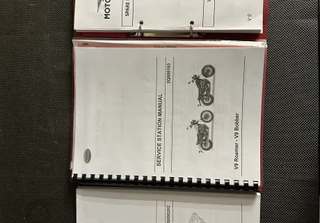 Moto Guzzi v9 Roamer/Bobber Shop Manu...