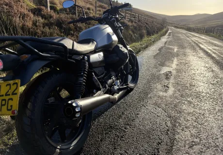 Motoguzzi v7 Stone 850