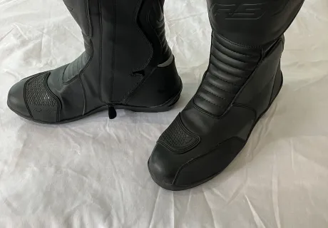 RST Axiom motorcycle boots