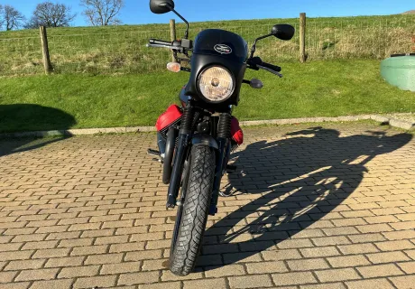 Moto Guzzi V7 Carbon Dark