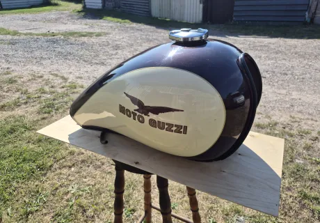 Moto Guzzi California 3 fuel tank